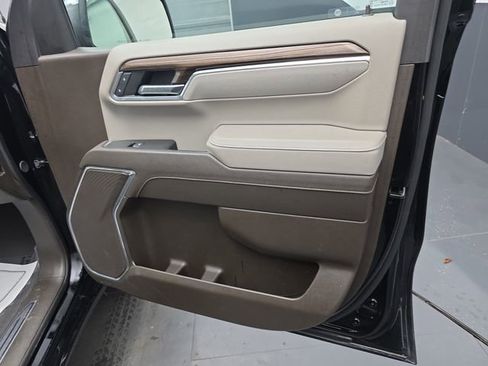 Used 2025 Chevrolet Silverado 1500 LT image 49