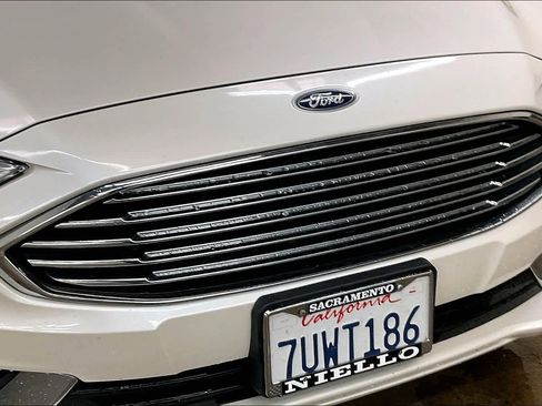Used 2017 Ford Fusion SE image 32