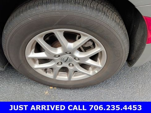 Used 2025 Chrysler Pacifica Select image 6