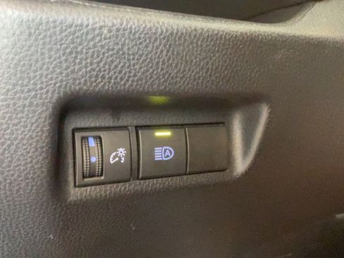 Used 2022 Toyota RAV4 XLE FWD image 20