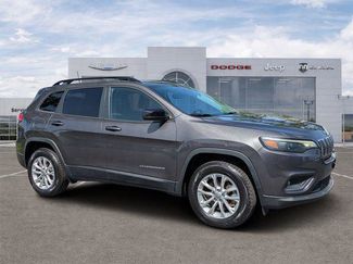 Certified 2022 Jeep Cherokee Latitude Lux w/ Sun & Sound Group AWD/4WD video 1