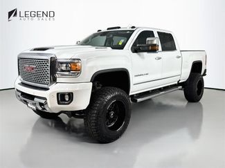 Used 2017 GMC Sierra 2500 Denali w/ Duramax Plus Package AWD/4WD video 1