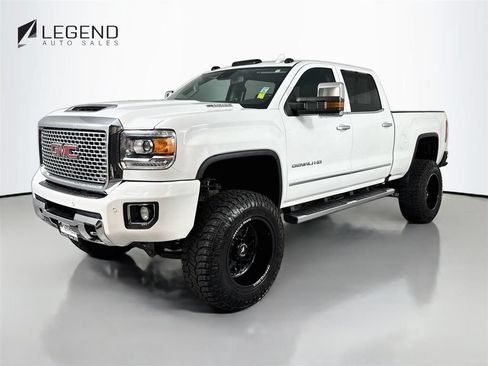 Used 2017 GMC Sierra 2500 Denali w/ Duramax Plus Package AWD/4WD image 1