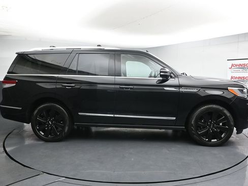 Used 2022 Lincoln Navigator Reserve AWD/4WD image 9