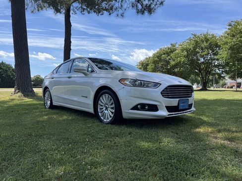 Used 2013 Ford Fusion SE FWD image 9