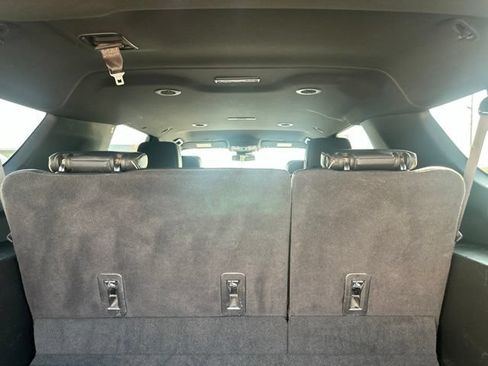 Used 2023 Chevrolet Suburban Premier AWD/4WD image 25