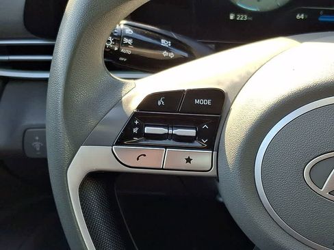 Used 2024 Hyundai Elantra SEL image 21