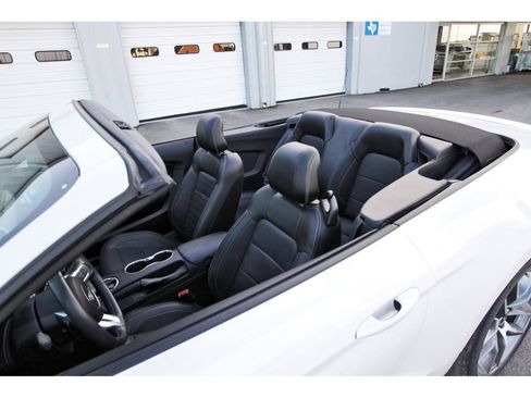 Used 2017 Ford Mustang GT Premium w/ Equipment Group 401A RWD image 29