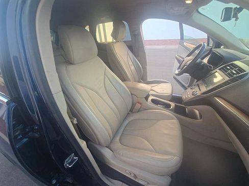 Used 2017 Lincoln MKC Select w/ Select Plus Package FWD image 9