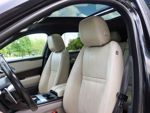 Used 2018 Land Rover Range Rover Velar R-Dynamic SE image 15