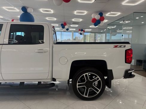 Used 2018 Chevrolet Silverado 1500 LT w/ All Star Edition AWD/4WD image 7