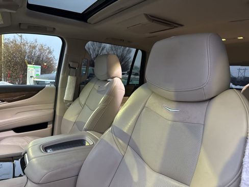 Used 2019 Cadillac Escalade Luxury image 37