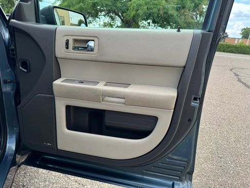 Used 2010 Ford Flex SE FWD image 28