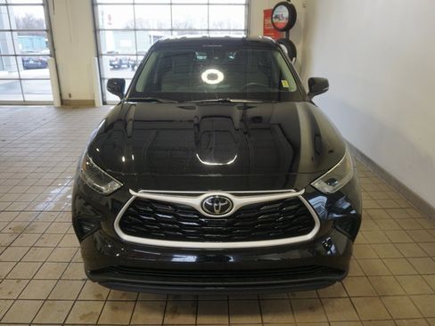 Used 2023 Toyota Highlander L image 13