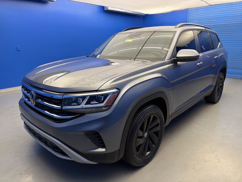 Certified 2023 Volkswagen Atlas SE w/ Panoramic Sunroof Package image 4