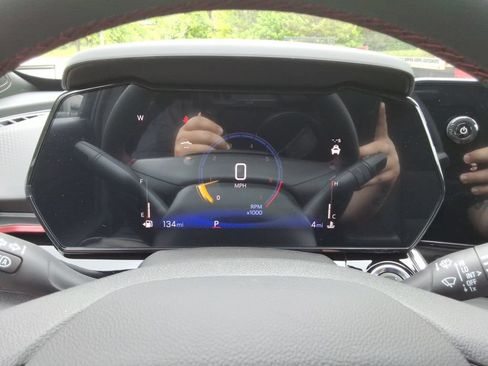 New 2026 Chevrolet Trax RS w/ Sunroof Package FWD image 27