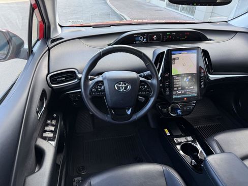 Certified 2021 Toyota Prius Prime Limited FWD image 17