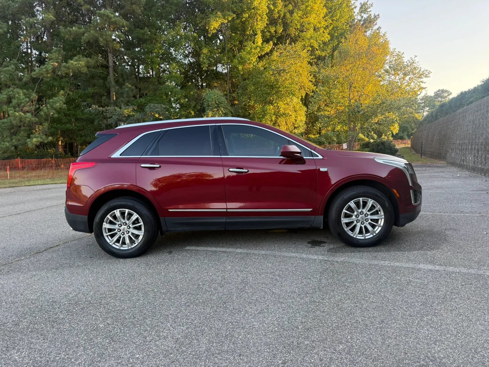 Used 2017 Cadillac XT5 FWD image 4