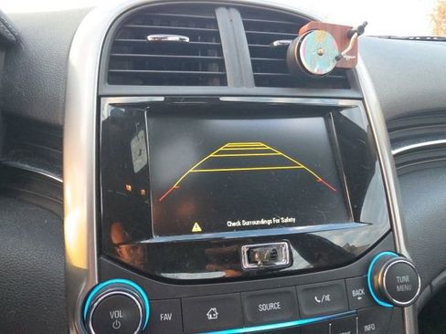 Used 2015 Chevrolet Malibu LT w/ Power Convenience Package image 9