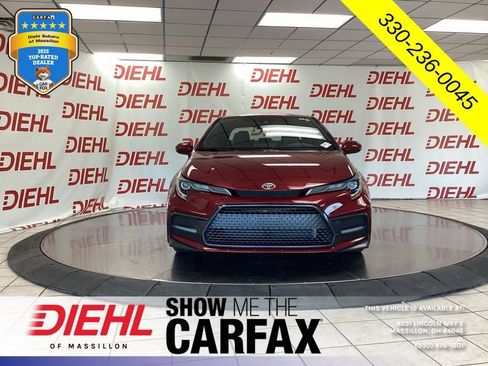 Used 2022 Toyota Corolla SE FWD image 2