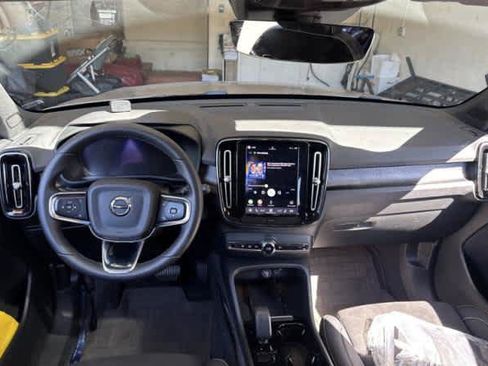 Used 2023 Volvo XC40 Recharge Plus w/ Protection Package Premier AWD/4WD image 3