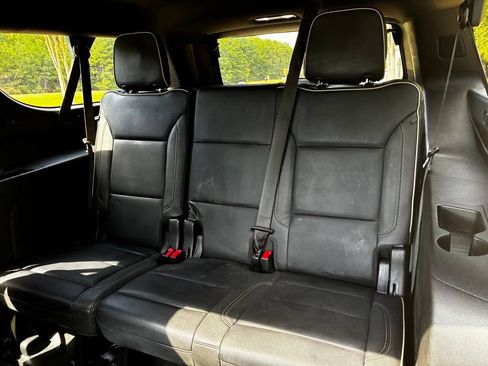 Used 2023 GMC Yukon XL SLT w/ SLT Premium Package RWD image 11