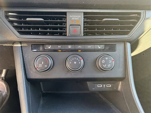 Used 2024 Volkswagen Jetta Sport image 19