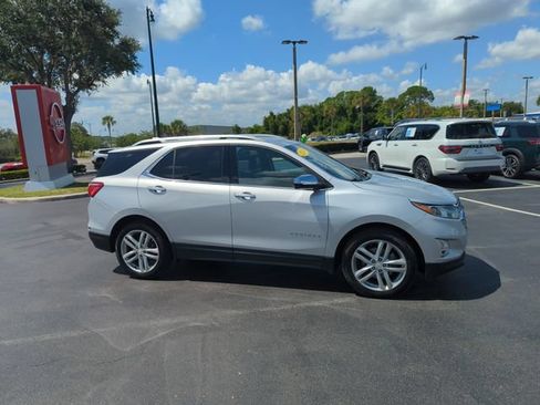 Used 2019 Chevrolet Equinox Premier FWD image 2