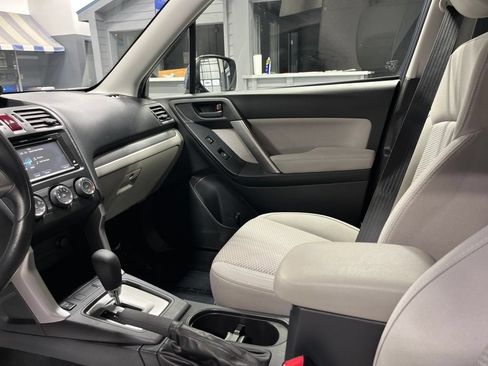 Used 2015 Subaru Forester 2.5i Premium AWD/4WD image 17