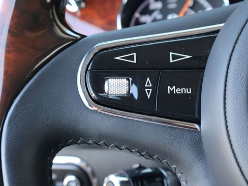 Used 2016 Bentley Mulsanne image 27