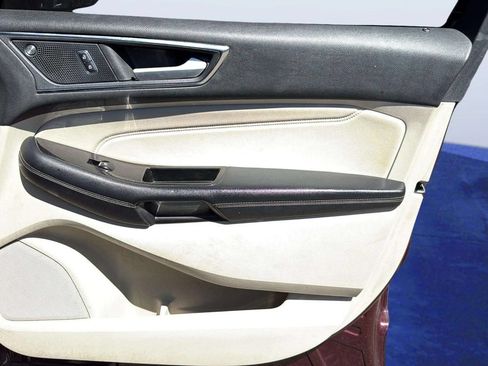 Used 2019 Ford Edge Titanium w/ Cold Weather Package AWD/4WD image 18