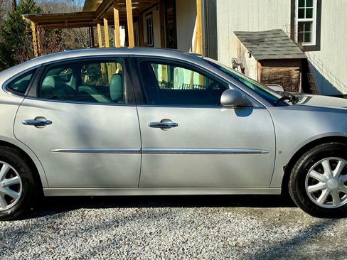 Used 2006 Buick LaCrosse CXL w/ Chrome Appearance Package image 5