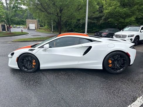 Used 2023 McLaren Artura RWD image 8