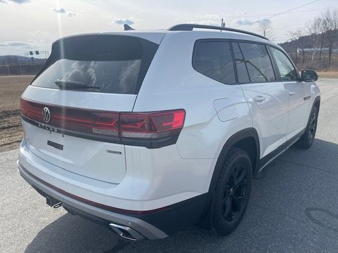 New 2026 Volkswagen Atlas Peak Edition AWD/4WD image 3