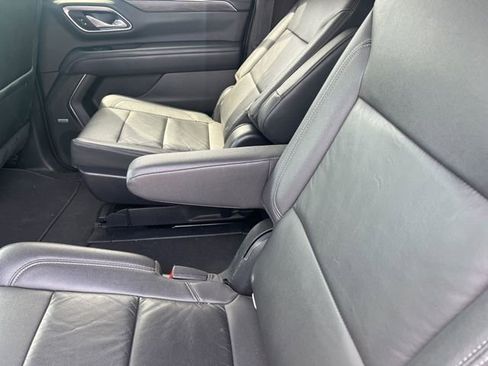 Used 2021 Chevrolet Suburban LT RWD image 8