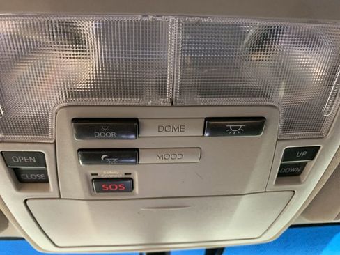 Used 2014 Toyota Avalon Limited w/ Technology Package image 23