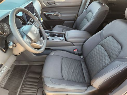 New 2026 Nissan Pathfinder SV image 12