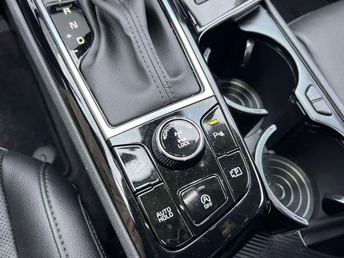 Used 2025 Kia Sportage EX w/ Premium Package image 31