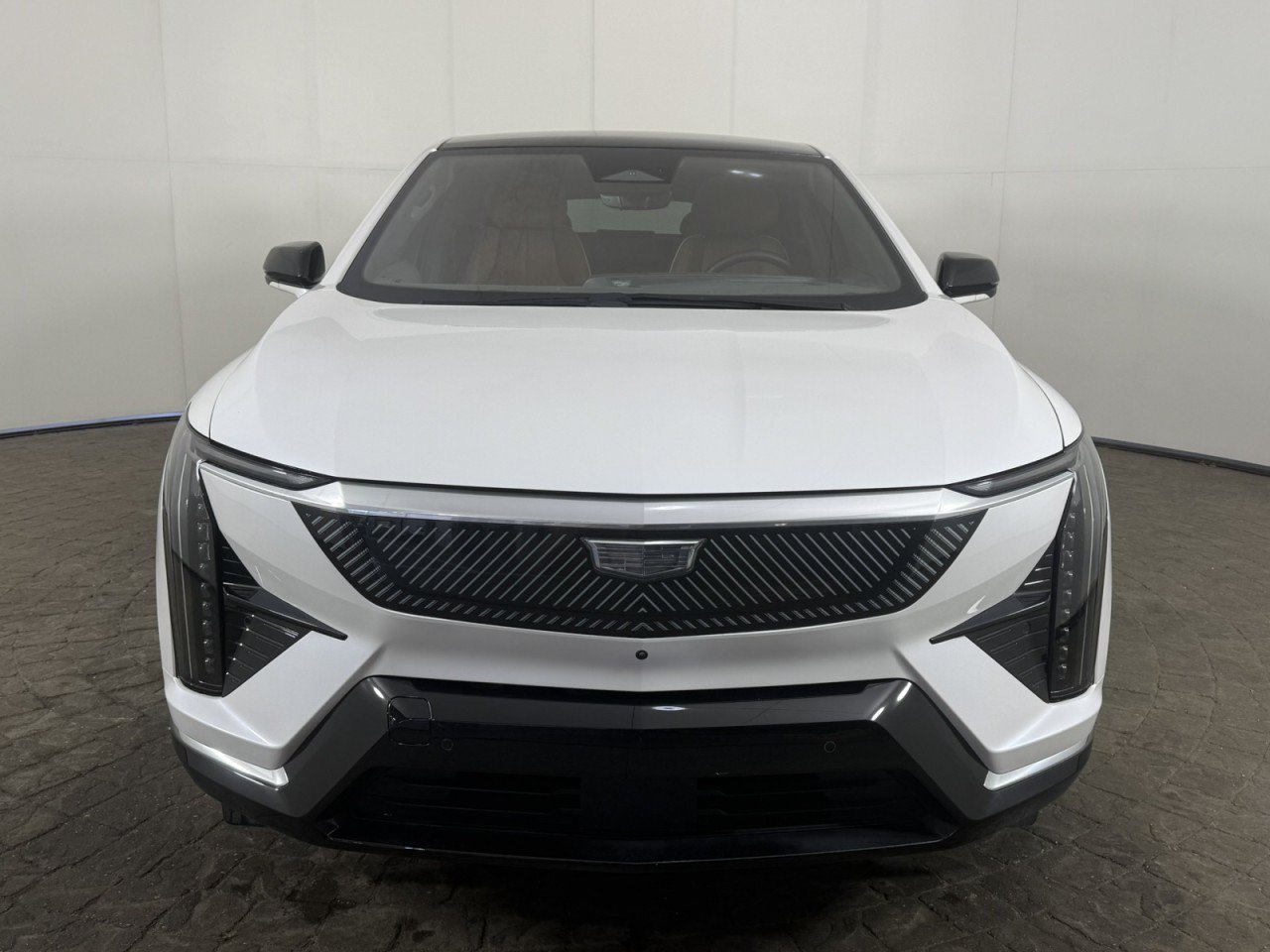 Used 2025 Cadillac Optiq Luxury 2 AWD/4WD image 2