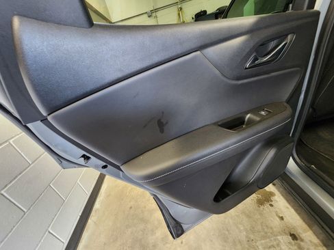 Used 2025 Chevrolet Blazer LT FWD image 18