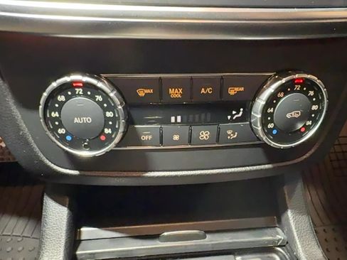 Used 2015 Mercedes-Benz GL 450 4MATIC image 31