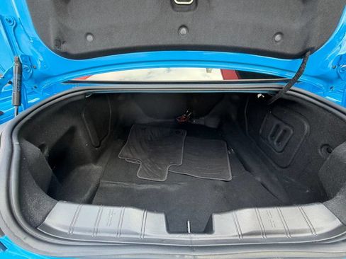 Used 2022 Chevrolet Camaro LT RWD image 13