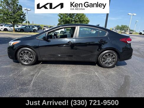 Used 2017 Kia Forte LX FWD image 2
