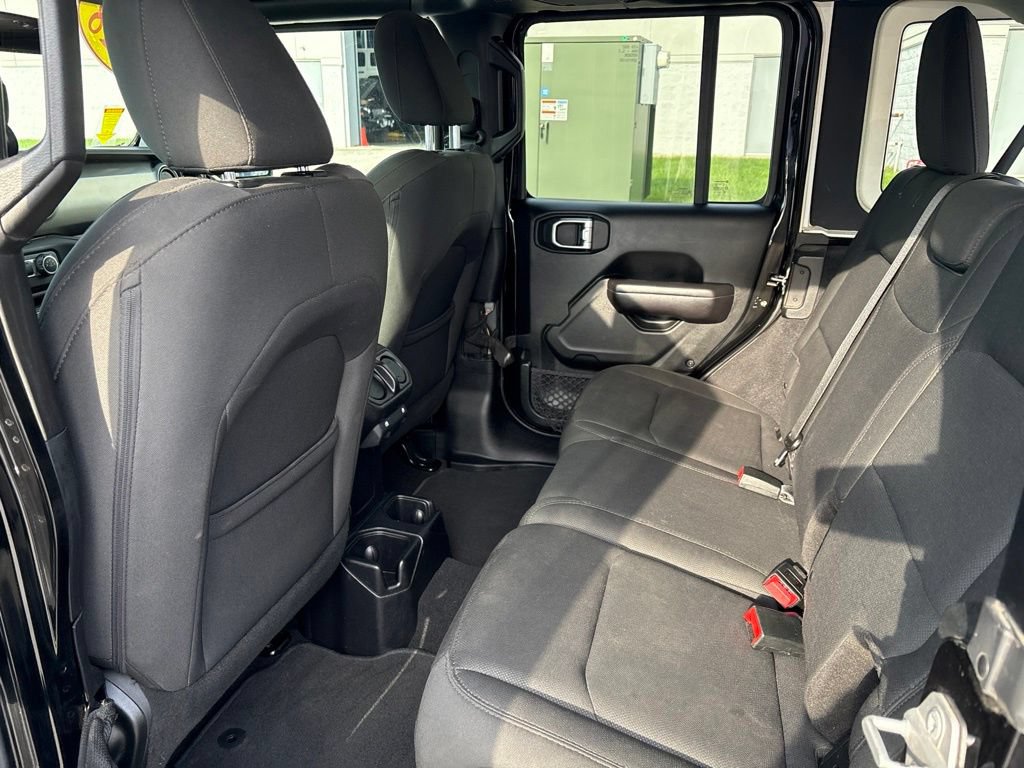 Used 2018 Jeep Wrangler Unlimited Sport S AWD/4WD image 18