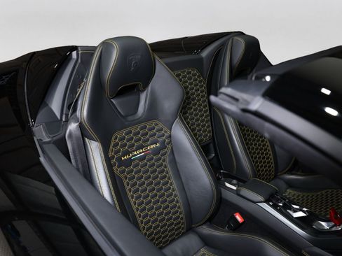 Used 2018 Lamborghini Huracan LP 580-2 RWD image 13
