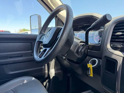Used 2018 RAM 2500 Tradesman w/ Chrome Appearance Group AWD/4WD image 17
