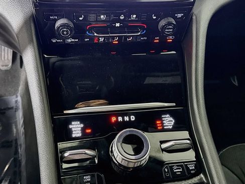 Used 2024 Jeep Grand Cherokee Trailhawk w/ Luxury Tech Group III AWD/4WD image 10
