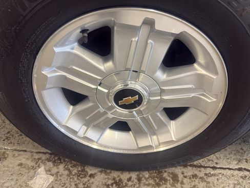 Used 2011 Chevrolet Avalanche LT w/ Luxury Package image 32