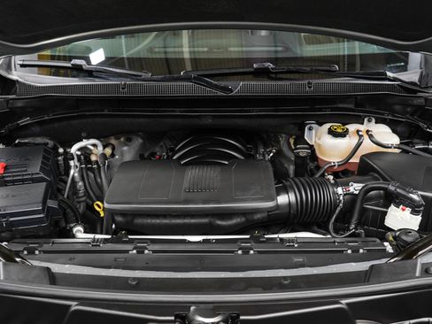 Used 2023 Chevrolet Suburban High Country AWD/4WD image 34