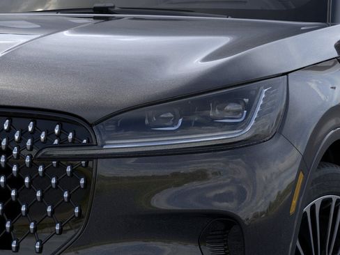 Used 2025 Lincoln Aviator Black Label AWD/4WD image 18